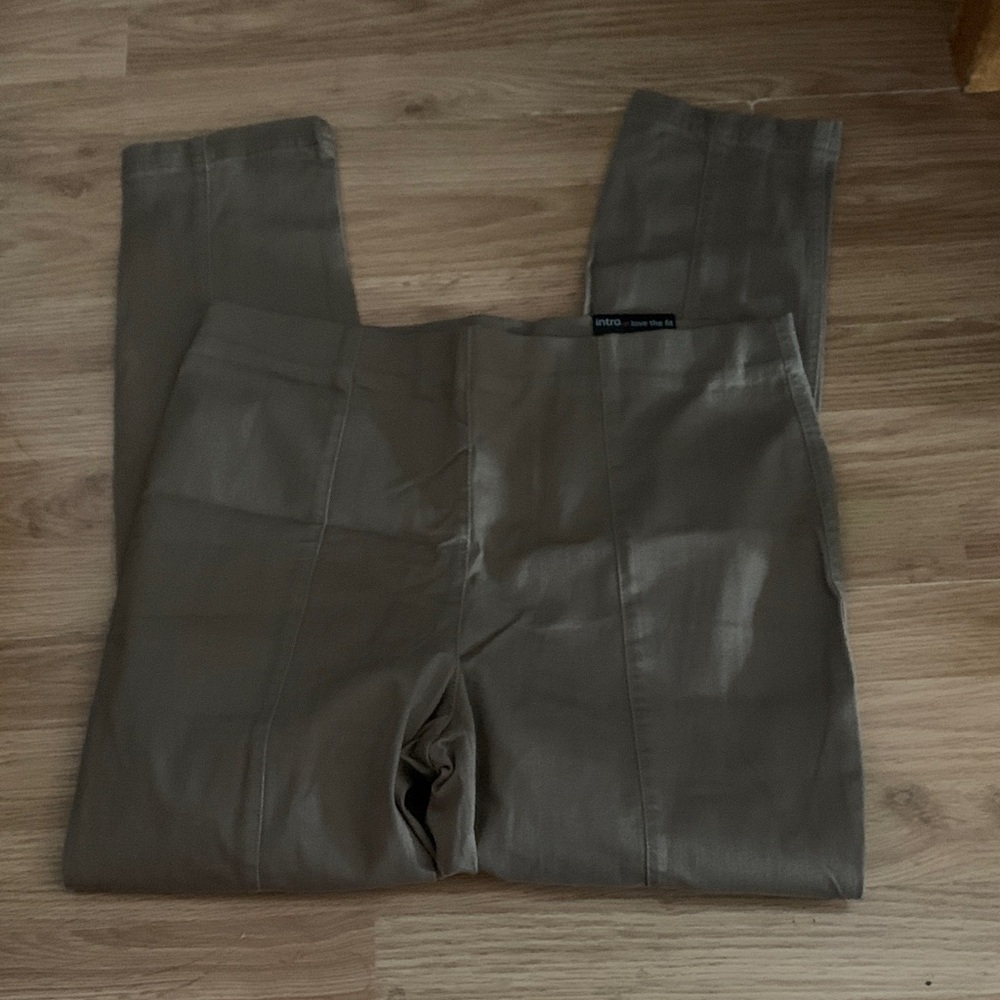 Intro. WoMen's Taupe Chinos